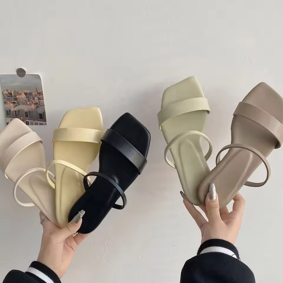 Popular Women Casual Summer Pu Leather Flat Comfortable Open Toe Slip on Two Strap Slide Sandals
